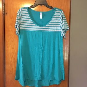 Lularoe Size M Classic Tee